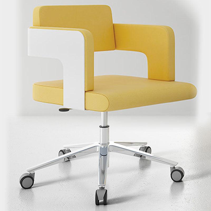 SILLA CONTRACT ISMOBEL NIGER TAPIZADO BASE DE ALUMINIO C/BRAZOS CUERINA 430 CREMA