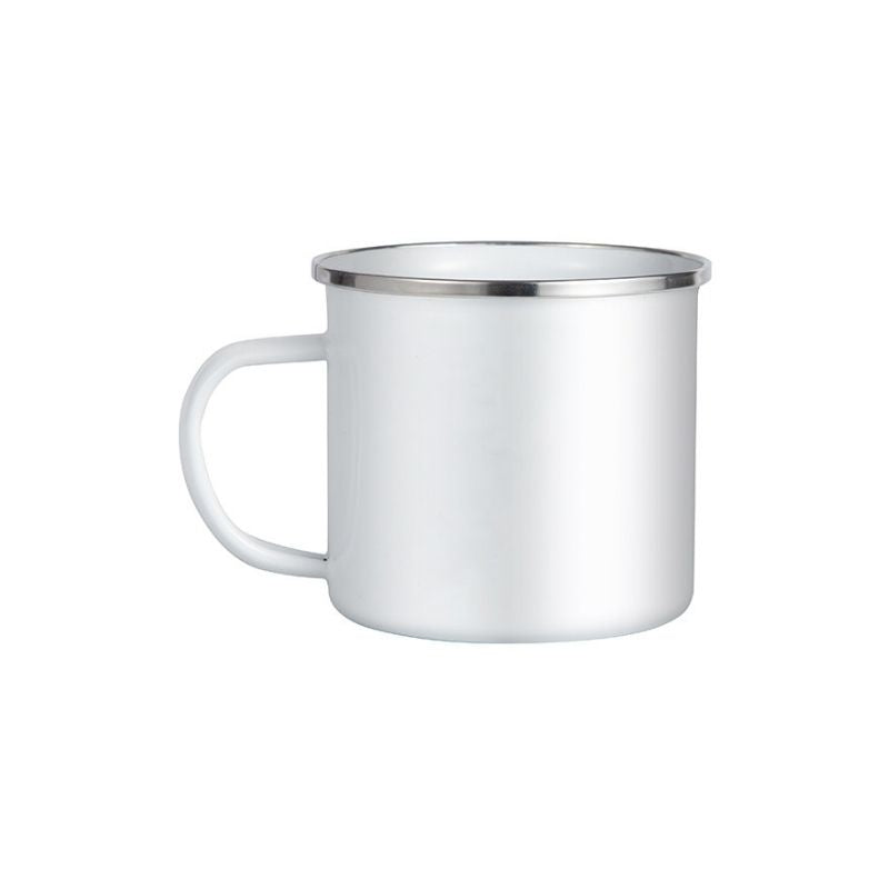 Taza blanca de peltre